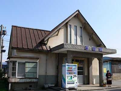 電鉄石田駅