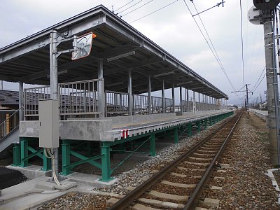 新相ノ木駅ホーム