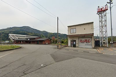 �w�ɂ͍��S�̌����Ƃ͕ʂŃz�[���ɐڂ��Ă���