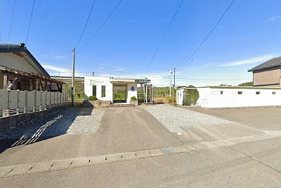 �w�O�ɂ͌��O�d�b�ƒ��֏ꂪ����