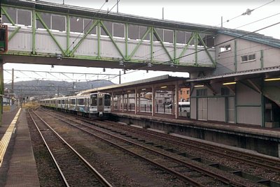 �z�[���ƌא���