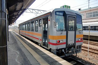 �厅���𑖂�L�n120