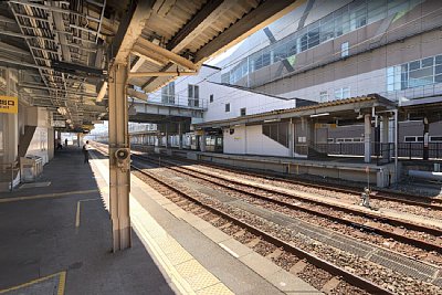 �z�[���́A�א����ŘA�����Ă��܂�