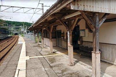 �w�ɂ͂��Ȃ�V�������Ă���̂ł�