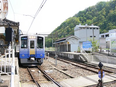 1�ԃz�[���ɒ�Ԃ���MC6104�d��