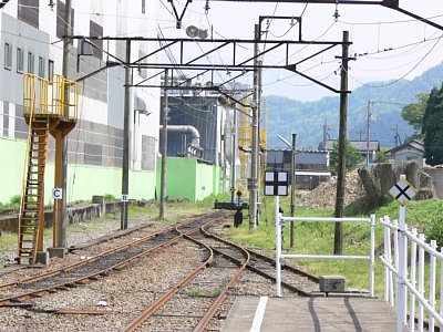 �ȑO�͂���������܂Ő��H���L�тĂ����̂ł���