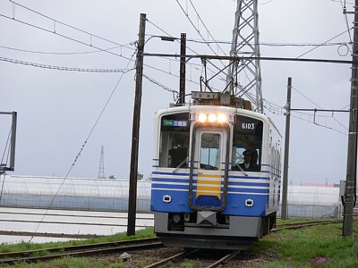 �{���w�ɓ�������6100�`�d��