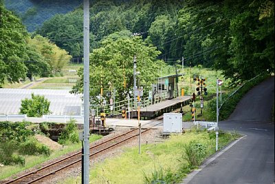県道239号線に面しています