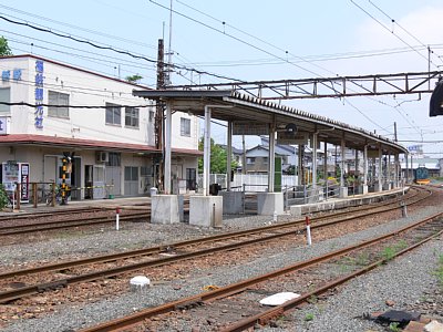 �����z�[���Ƒ���