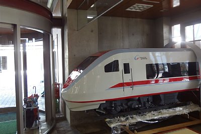 、「特急はくたか記念碑」