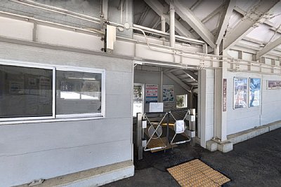 ホームへの出入り口