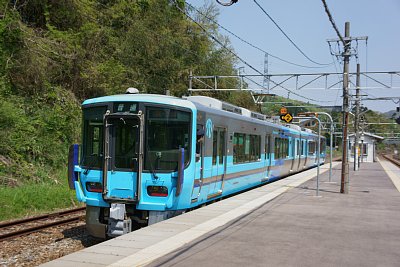 IRいしかわ鉄道521系電車