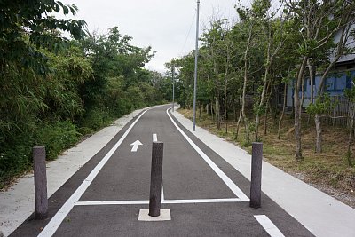 �O�����ʂւ̐��H��