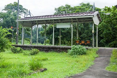 元が島式ホームだったことが伺えます