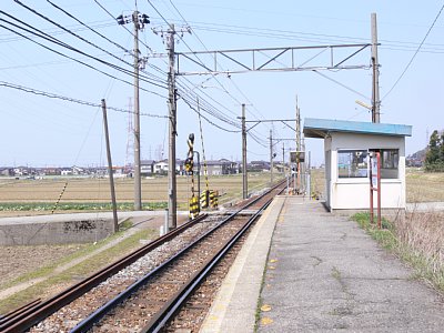 �z�[���Ƒҍ���