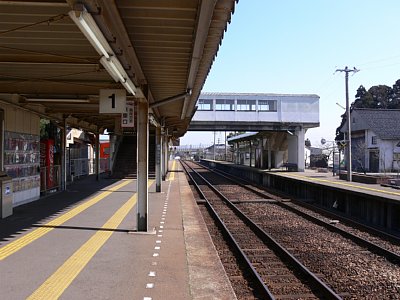 福光駅ホーム