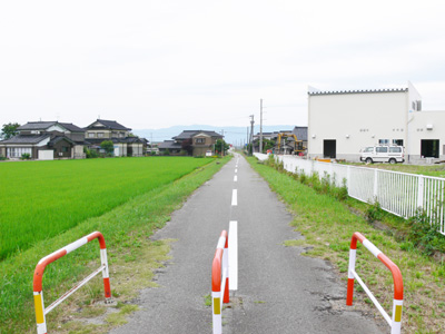 南石動駅跡付近