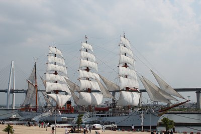 海王丸の総帆展帆