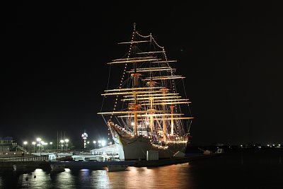 初代海王丸のイルミネーション