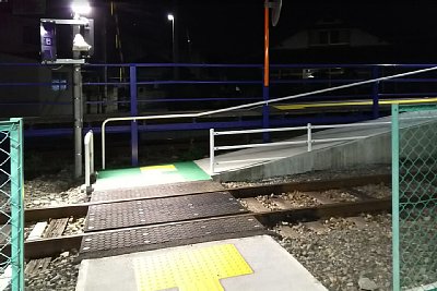 遮断機なしの構内踏切