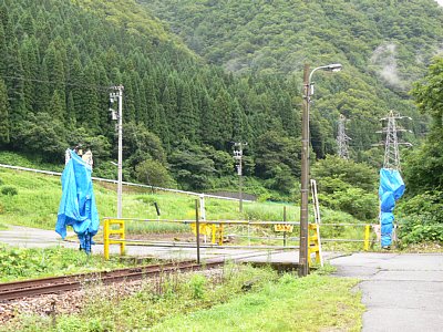 踏切は素通りです