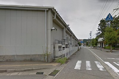 山中駅跡に巨大スーパーマーケットが