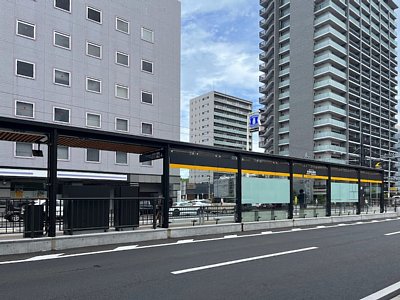 �F�s�{�w�����z�[���ɒ�Ԃ��郉�C�g���C��