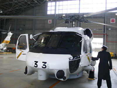 格納庫内のSH-60J