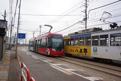 �A�C�g�����ƃf7071����Ԃ��Ă��܂�