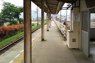 ホームはけっこう長いのです