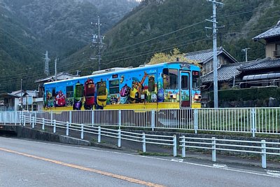 �`���M���g��