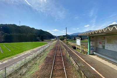 �z�[���Ƒҍ���