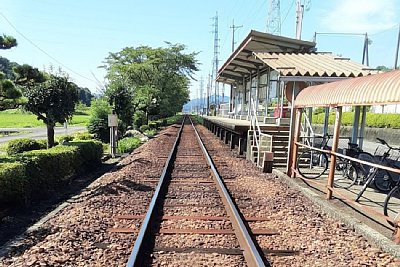 �z�[���ƒ��֏�