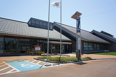 ����}����