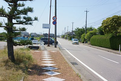 ホームから上り方面を見る