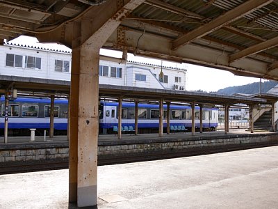 �����w�z�[���ɒ�Ԃ���m�s�Q�O�O�`�C����