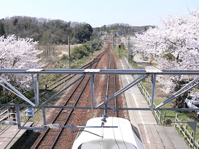 跨線橋から見た和倉温泉駅下り側