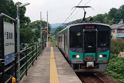 ���։�w�ɒ�Ԃ���125�n�d��