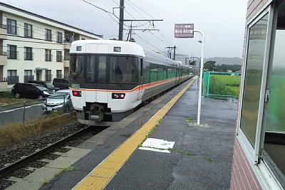 383系特急電車「しなの」