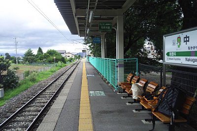 ホームはけっこうな長さです