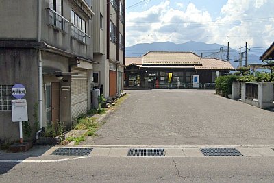 �L���w�O�Ƀo�X�₪����܂�