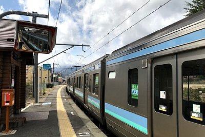 普通列車が停車しました