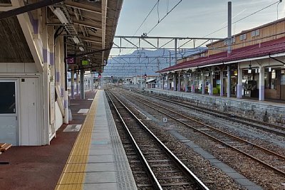 中線が2番線です