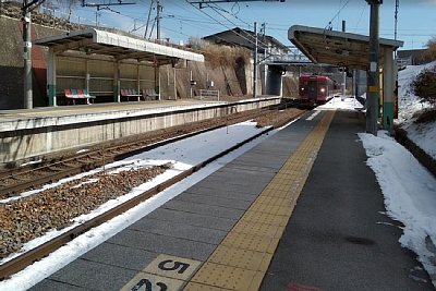 115系が到着します