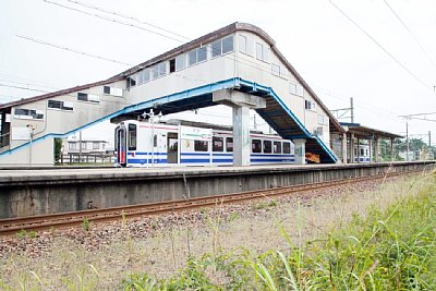 �א����̉���HK100�^�d�Ԃ�)