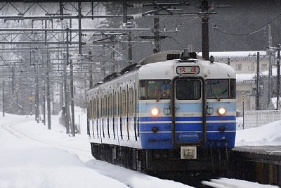 普通列車が到着します