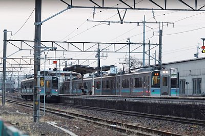 E127�n100�ԑ�d�Ԃ���Ԃ��Ă��܂�