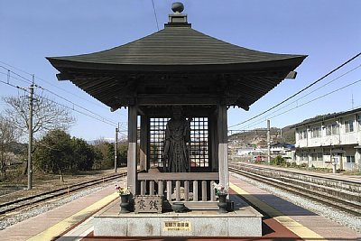 ���ϐ�����F��