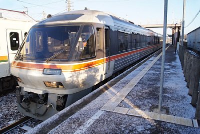 �z�[�����C�i�[����