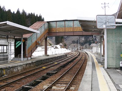 �z�[���͂Q�ʂR���ł�